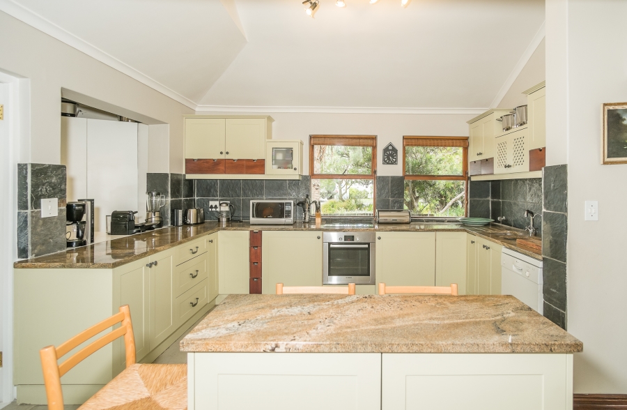4 Bedroom Property for Sale in Lake Michelle Western Cape
